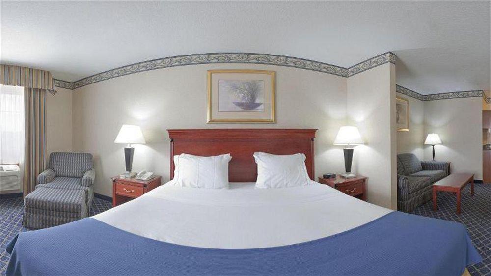 Holiday Inn Express & Suites Danville By Ihg Exteriör bild