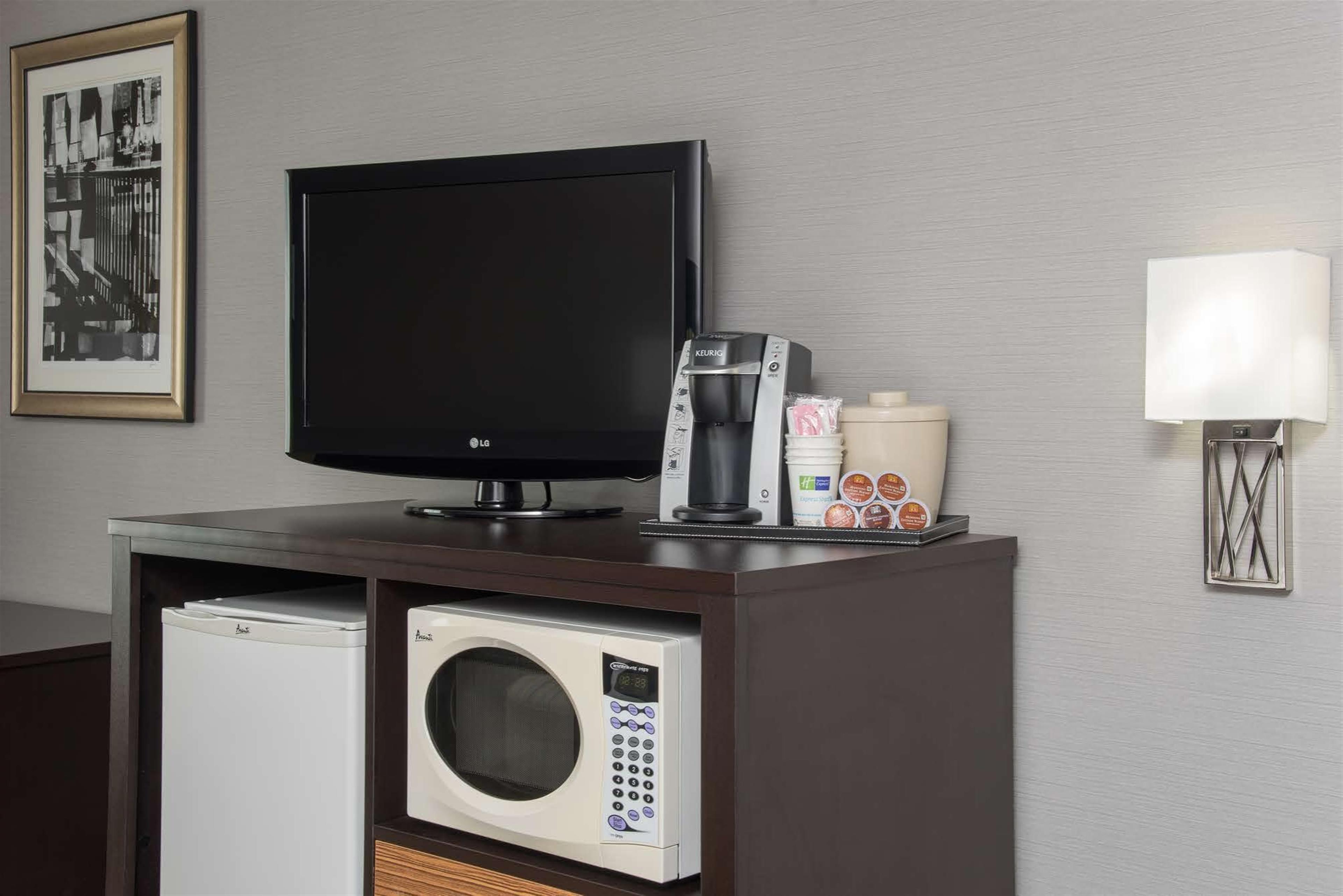 Holiday Inn Express & Suites Danville By Ihg Exteriör bild