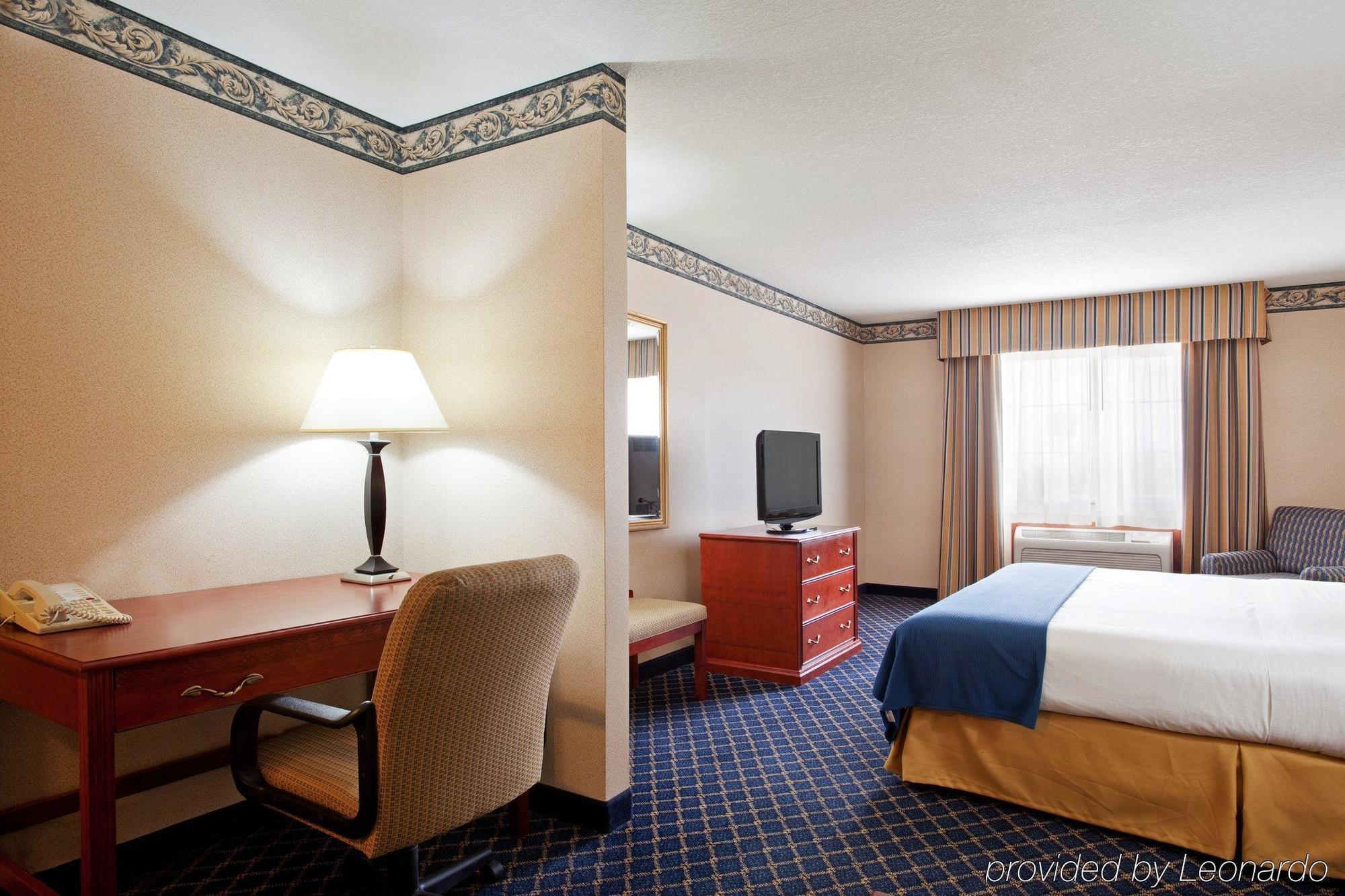 Holiday Inn Express & Suites Danville By Ihg Rum bild